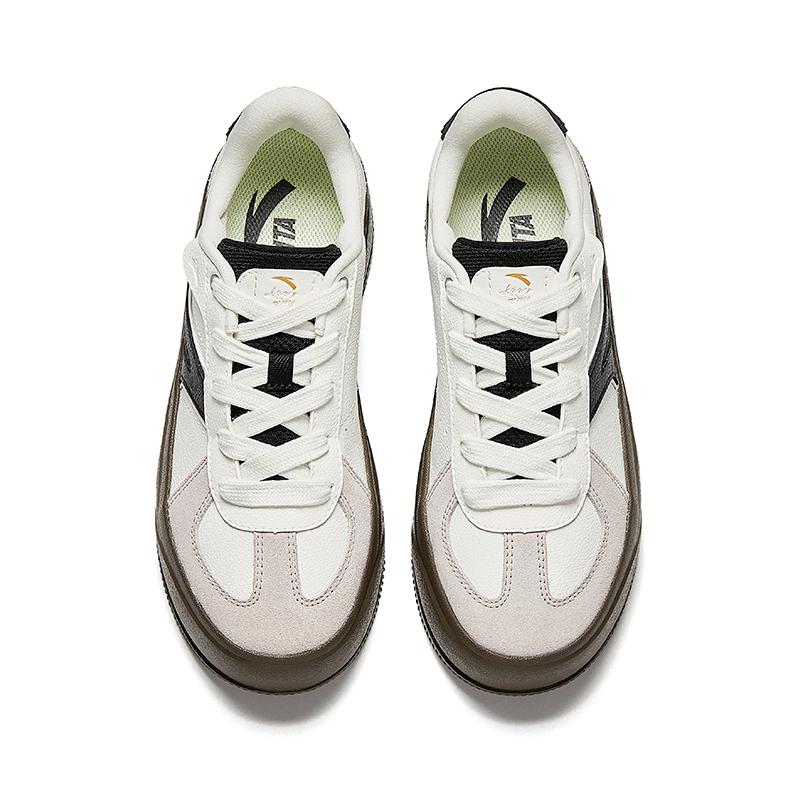 Anta Lifestyle Series Simple Versatile Durable Lightweight Increased Height Low-Top Skate Shoes Women Sneakers White Gray 922538023-3