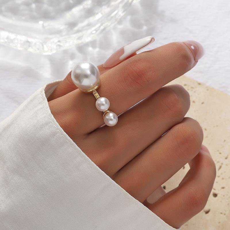 Japanese Luxury Open Pearl Knuckle Ring for Women - Trendy, Simple Decorative Ring