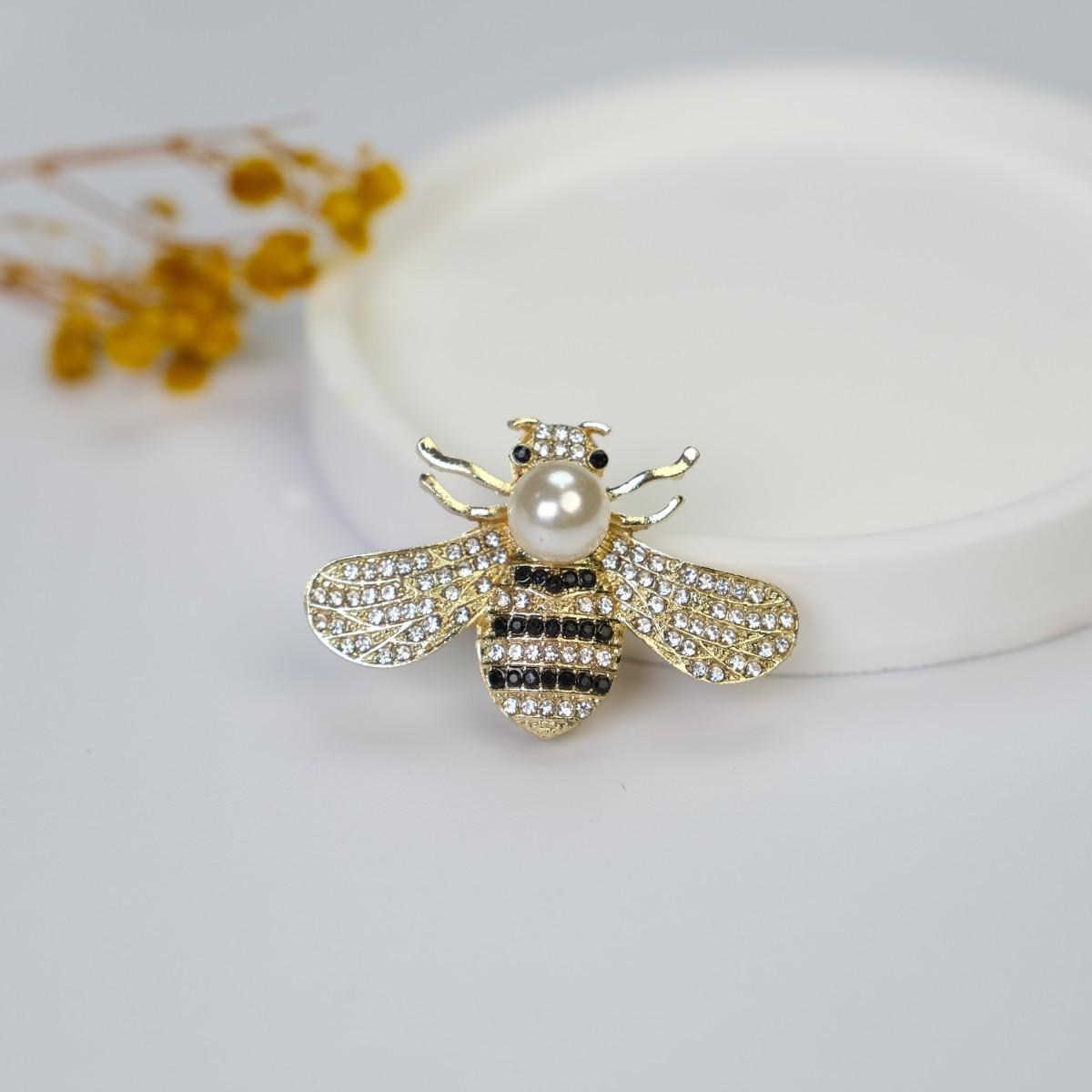 

Elegant Rhinestone Bee Brooch Lapel Pin - Anti-Exposure Insect Corsage for Suits and Coats