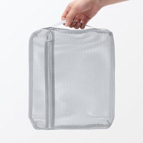Muji 3D Mesh Case L