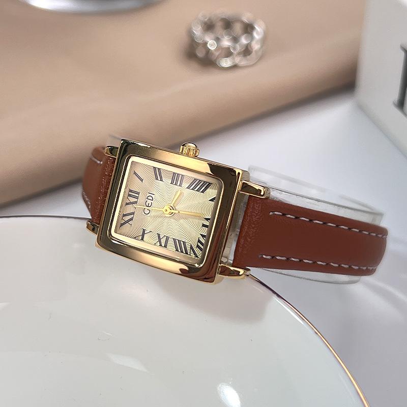 Retro Small Exquisite Small Square Watch Niche High Sense Simple Women Waterproof Quartz Watch