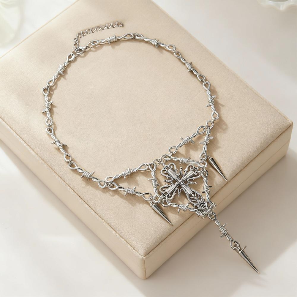 Hip Hop Punk Thorn Rivet Necklace for Man Woman Retro Clavicle Chain Female Y2K Jewelry Hot Girl Choker Accessories