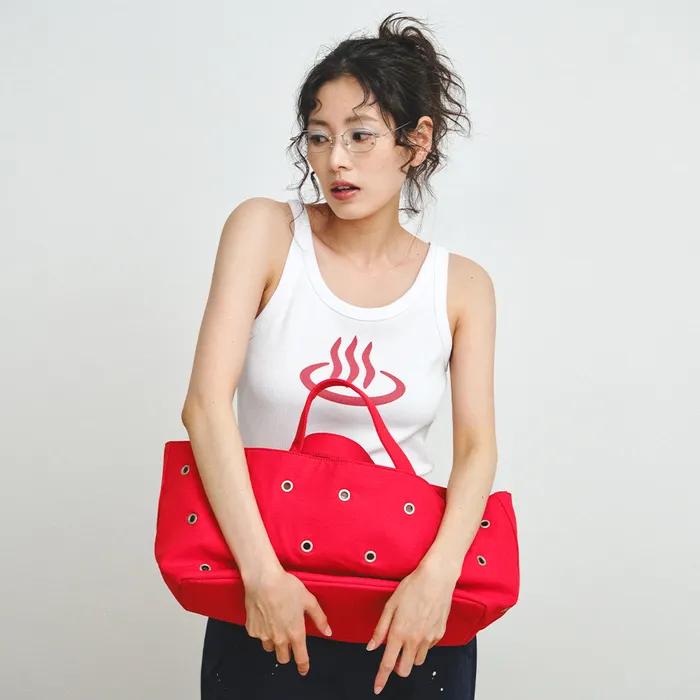 FREAKY EYELET SHOPPER BAG, RED