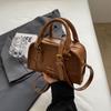 Retro Small Bag Women's New High-end Versatile Commuter Messenger Bag Fashionable Portable Small Square Bag