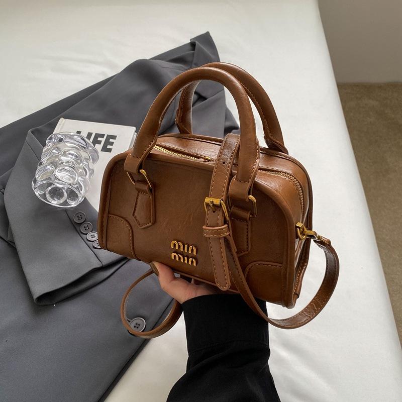 Retro small bag women's new high-end versatile commuter messenger bag fashionable portable small square bag