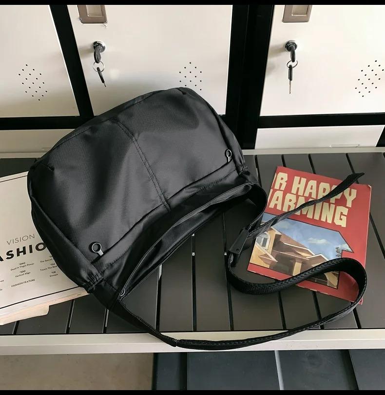 Large Capacity Tote Leisure Waterproof Simple Nylon Cloth Bag Unisex Crossbody Bag Lightweight Sports Bag Dumpling Bag
