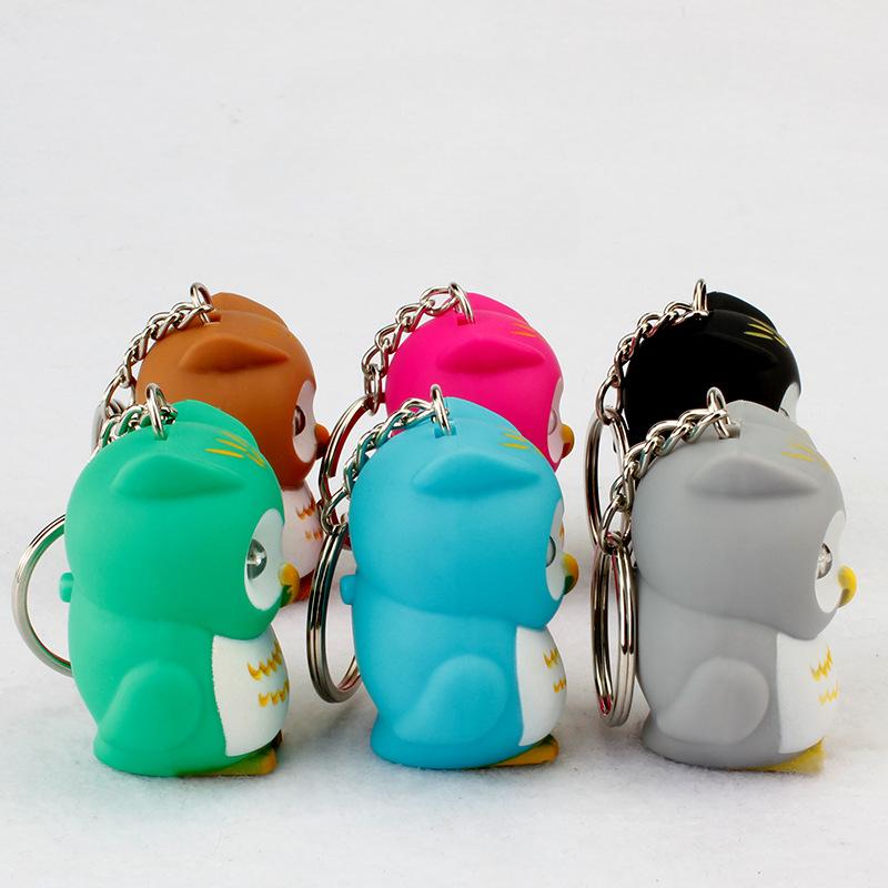 Nová LED sova klíčenka Roztomilý přívěsek s taškou Kreslený přívěsek na klíče Kabelka Klíče od auta Řetízek Pánské Zvukový a světelný design Ženy Muži Dárek