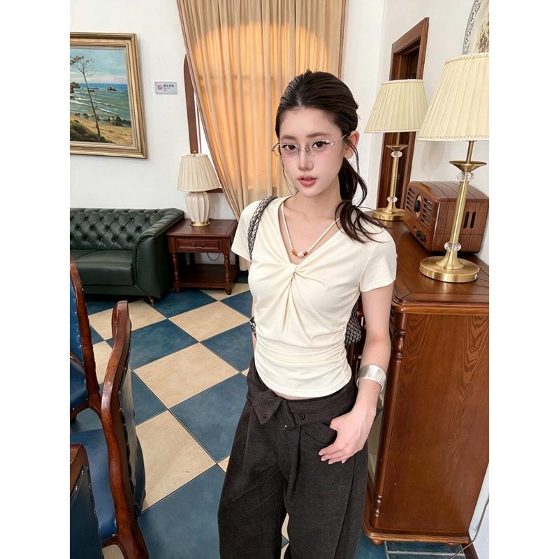 Korean V-neck kink short-sleeved t-shirt women's summer slim-fit pleated versatile top