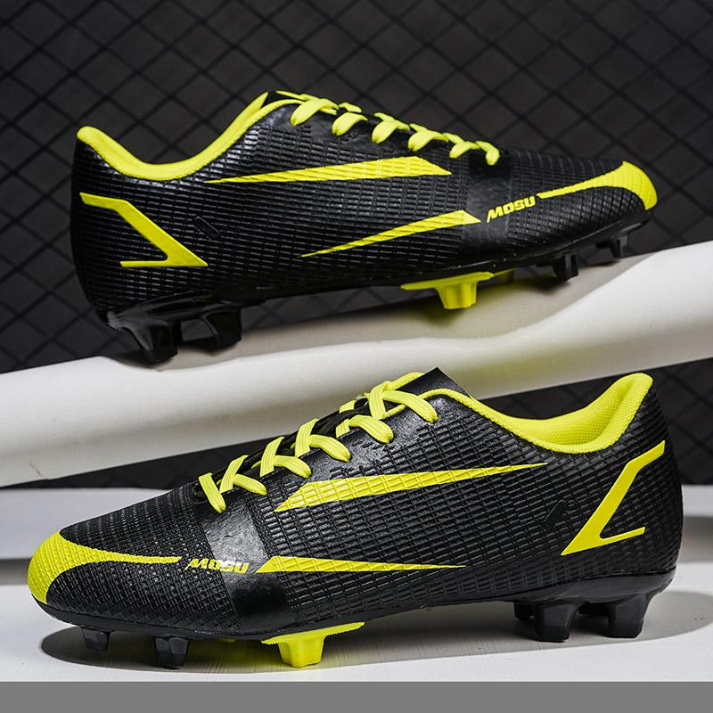 Soccer Shoes Women’s Sneakers Boys' Football Boots School Student Shoes Girls' Football Boots Couple Men Lightweight Sneakers Plus Size 36-45