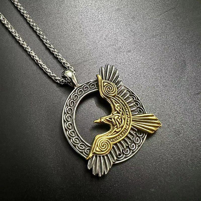 Vysoko kvalitný štít Viking Warrior Axe Shield Titánový oceľový prívesok pre mužov Náhrdelník z nehrdzavejúcej ocele Strieborné šperky Hip Hop Street