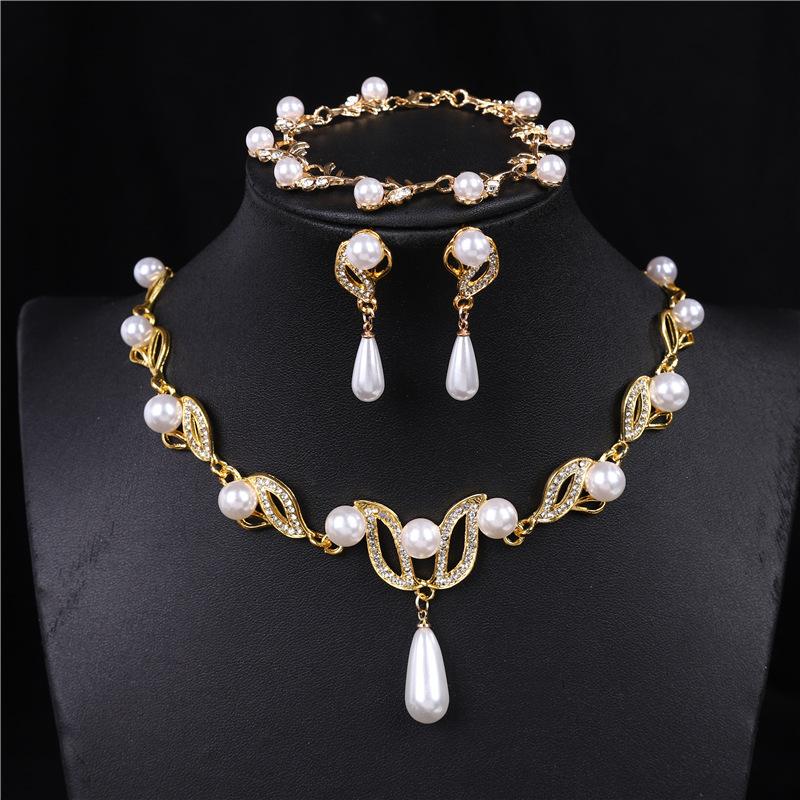 Fashion Pearl Necklace Set For Women - Bracelet And Earrings Set Wedding Jewelry Set For Brides.