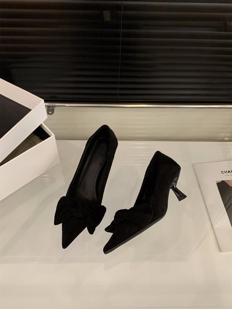 Niche French black high heels women's shoes 2025 new spring and autumn temperament suede bow pointed single shoes