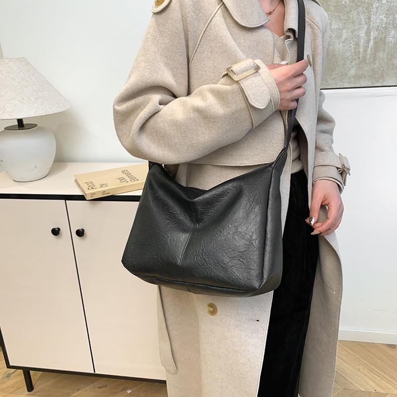 Trendy Retro Large Tote Bag For Women Versatile For Daily Fashion Needs