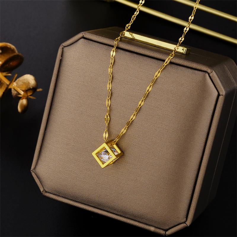 Elegant Colorfast 18K Rose Gold Necklace with Swan & Four-Leaf Clover Charm