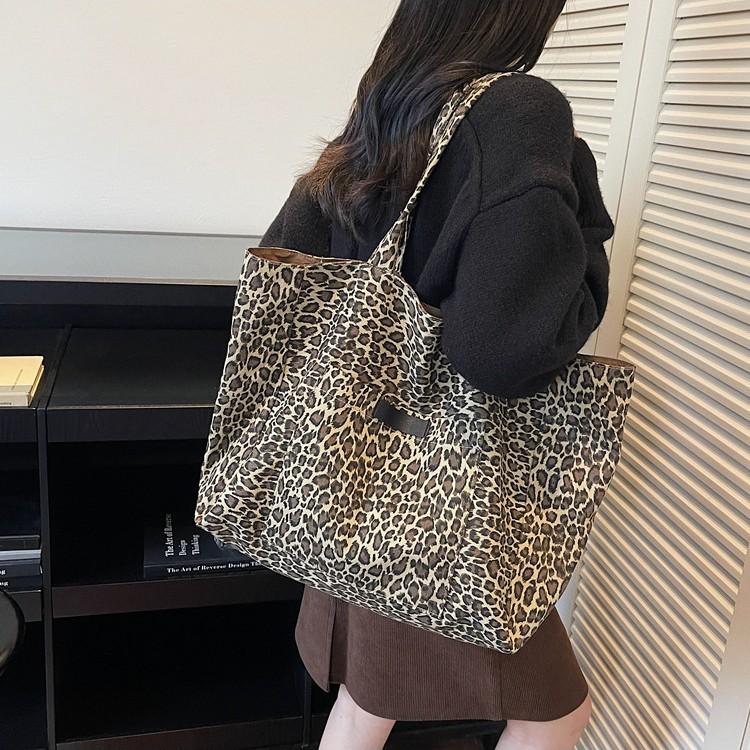 Leopard Print Canvas Bag Women's Large-capacity New Autumn and Winter Versatile Casual Shoulder Bag College Students