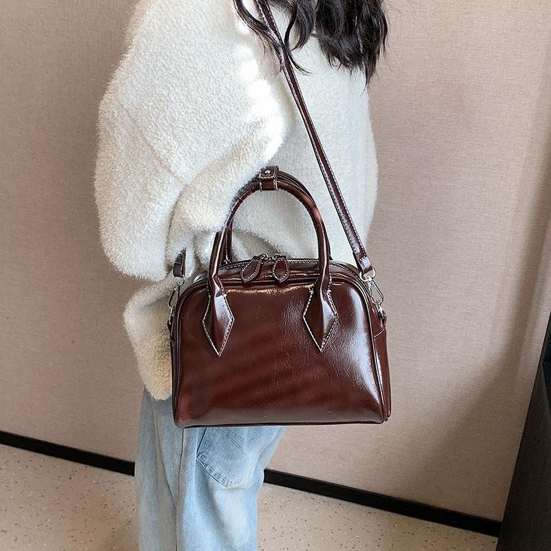 IELGY Handbag Fashion Commuter Bowling Bag High-End Niche All-Match Shoulder Bag