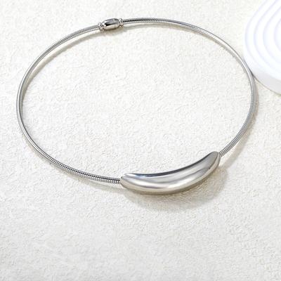 Personality Hollow Curved Girls Fashion Necklace Design Niche Creative Neo-gothic Punk Style Stainless Steel Gold-plated Jewelry