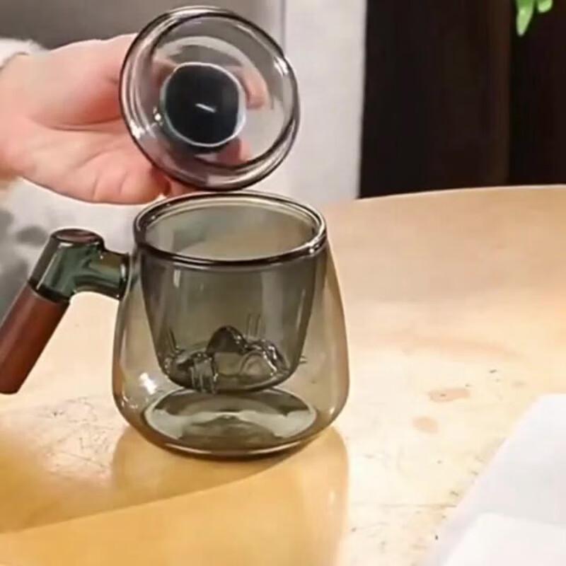 Zhenqi Heat-Resistant Glass Tea Cup with Wooden Handle