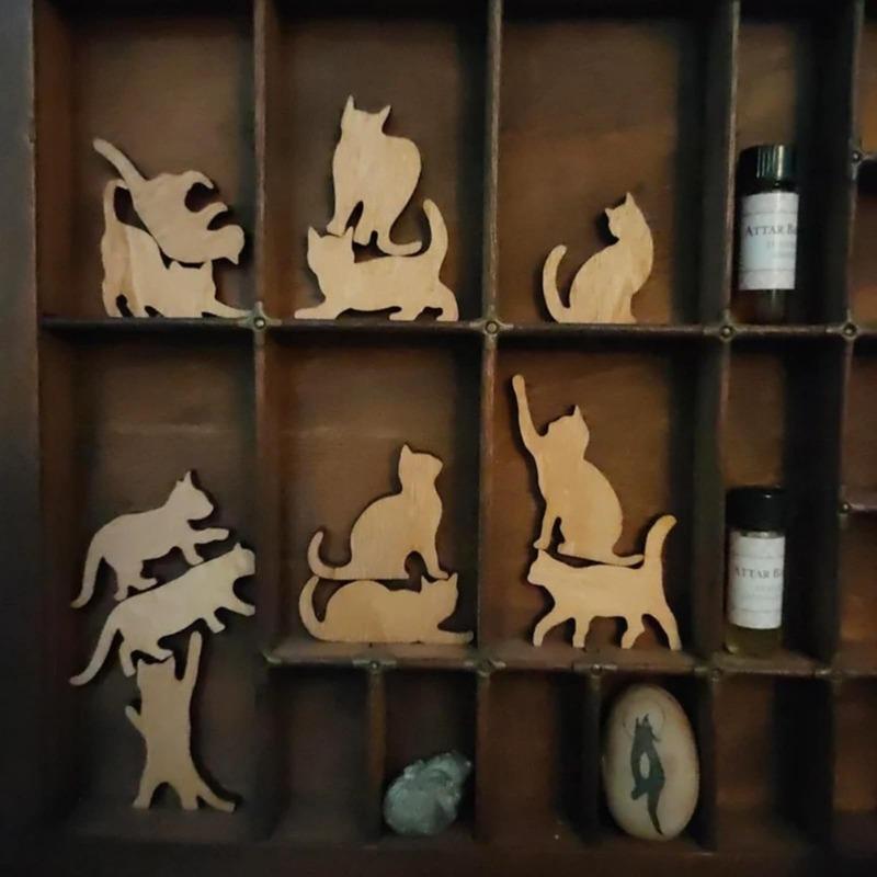 12pcs Different Shapes Cat Wooden Crafts, Stackable Cat Ornament DIY Crafts Graffiti Pet Themed Birthday and Holiday Party