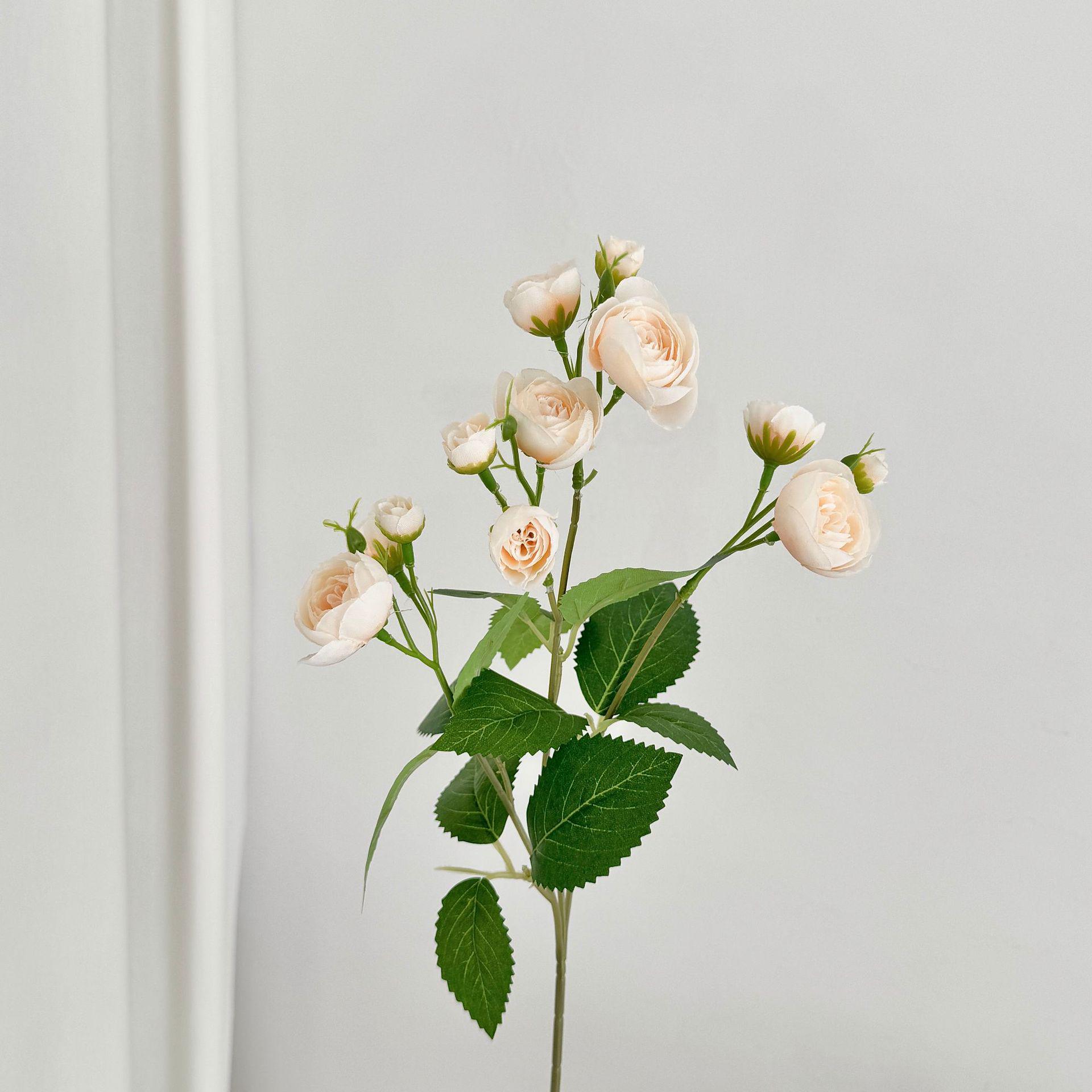 

12-Head Artificial Lotus Bud Arrangement: Silk Floral Decor for Desktops or Photography Props шампанського