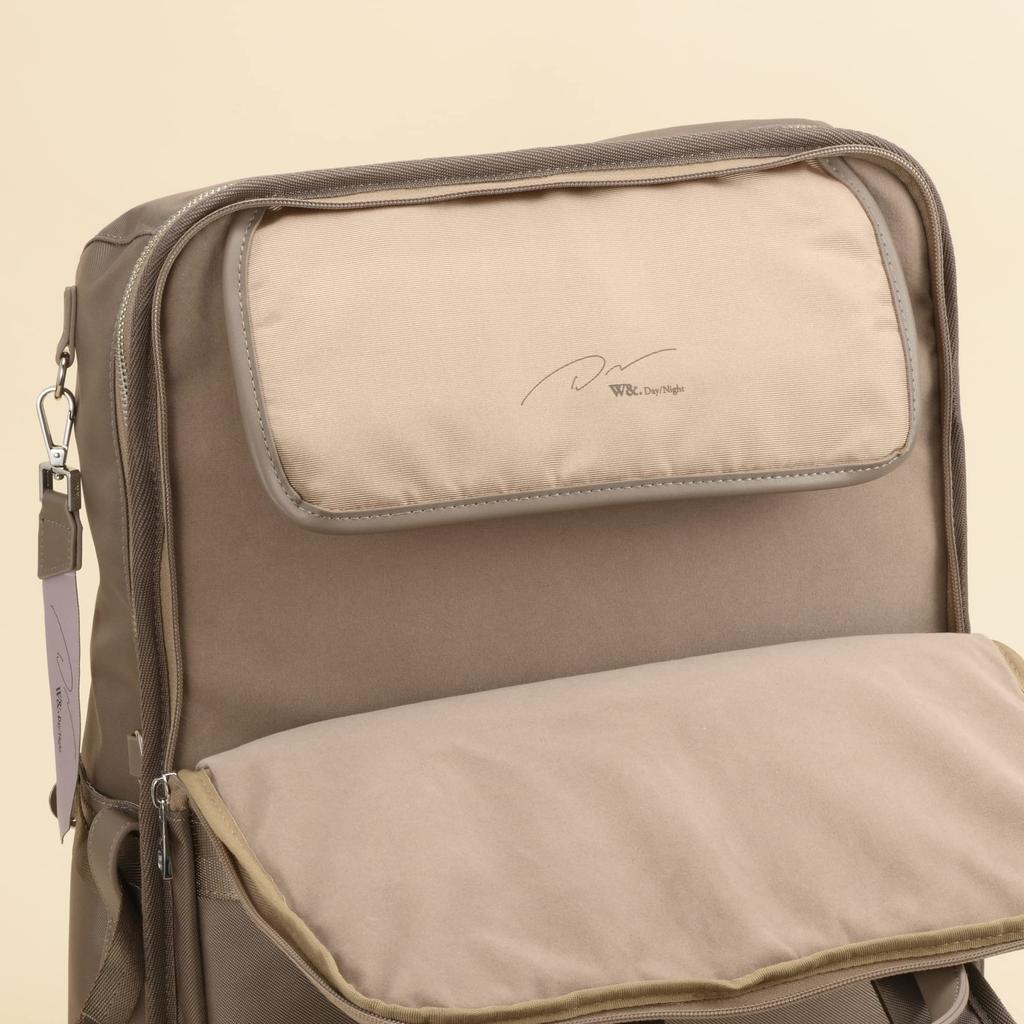 [W&.DayNight] Rikka Square Backpack, Fits B4 Size, Fits 15.6-inch Laptop, No. 11713, 16L, 800g, Women's, Smoky Pink, Commuter