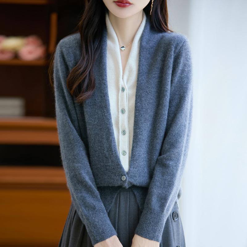 

Women s V-Neck Wool Cardigan: 100% Pure, Two-Piece Design, Long-Sleeve Knit for Autumn/Winter Large