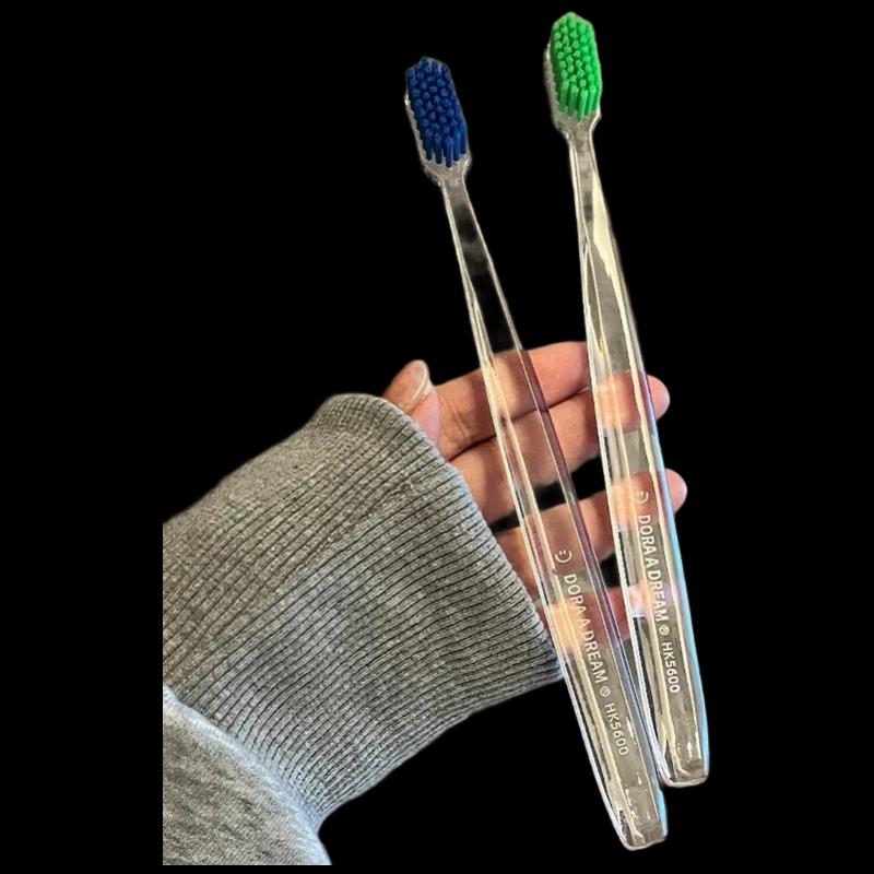 

Dora A Dream Couple s Crystal Manual Toothbrush