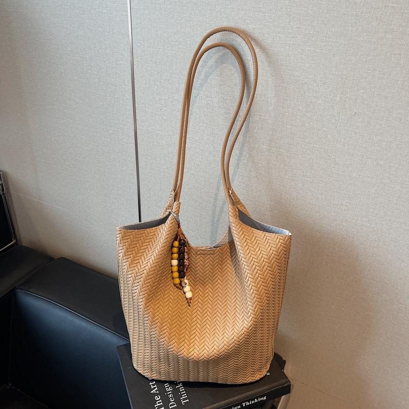 Retro Bag Women's Large Capacity 2025 New Autumn and Winter Leisure Shoulder Shopping Bag Texture Commuter Tote Bag