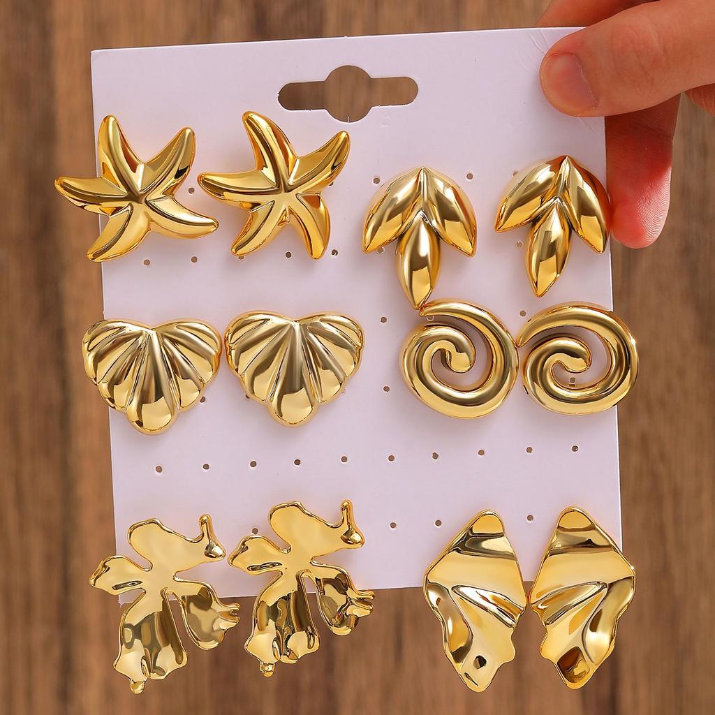Elegant Geometric Gold Circle Earrings Set - Bold, Creative Design