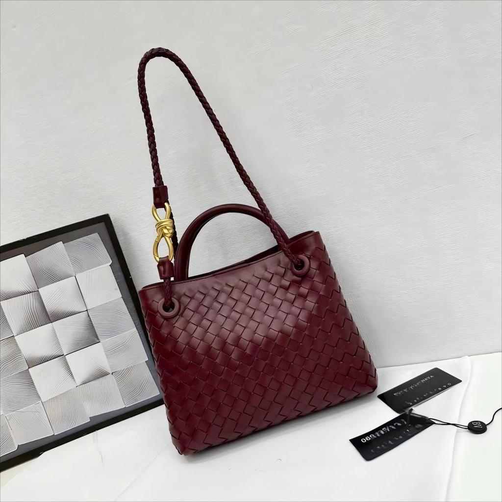 Bestselling BV Woven 8-Shaped Buckle Handbag - Versatile Shoulder & Crossbody Bag