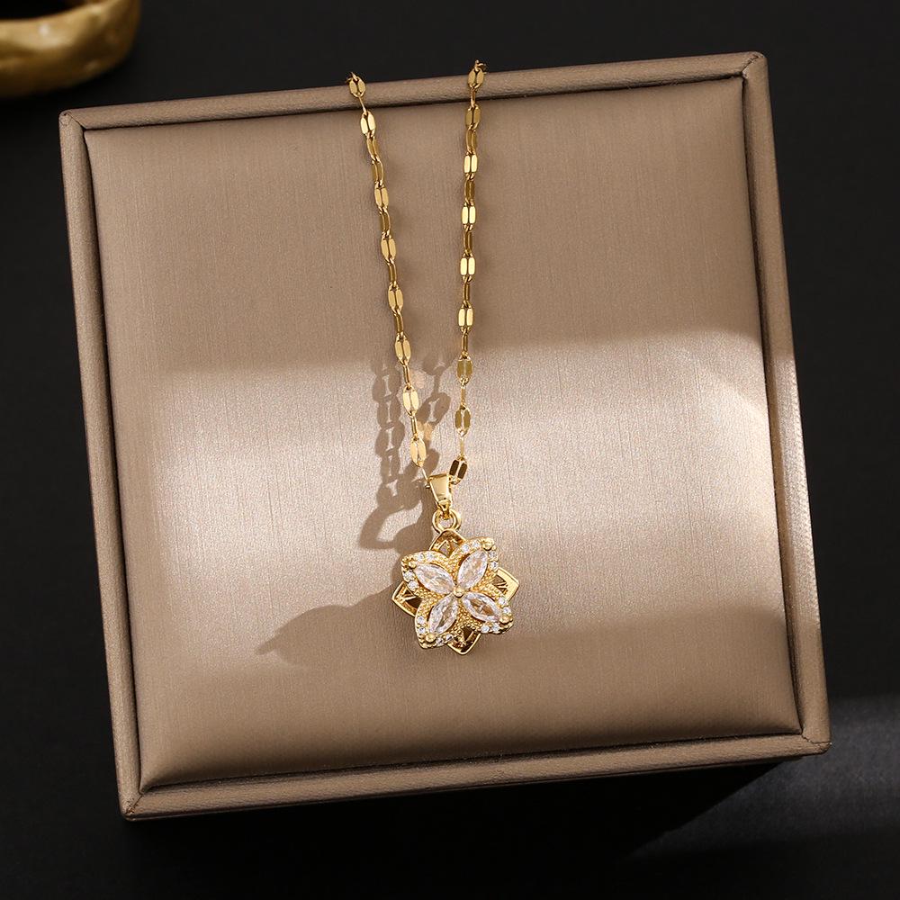Elegant Gold-Plated Chinese-Style Four-Leaf Clover Necklace with Imitation Hetian Jade Pendant for Women