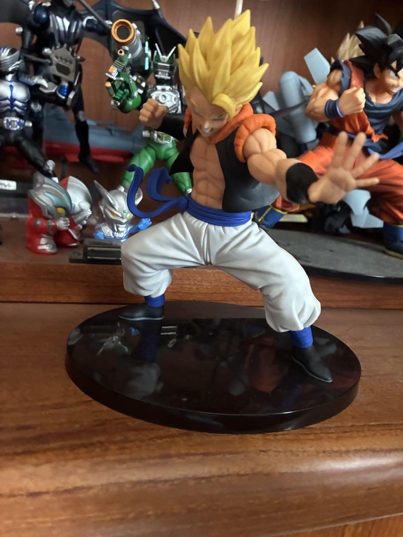 

[USED] Gogeta figure