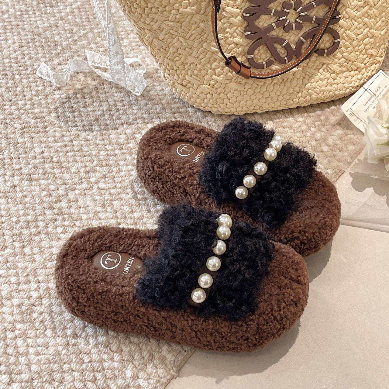 

Huge good-looking thick-soled fluffy slippers for women s outer wear 2025 new autumn and winter skirt pearl velvet one-word cotton mop 40 чорний