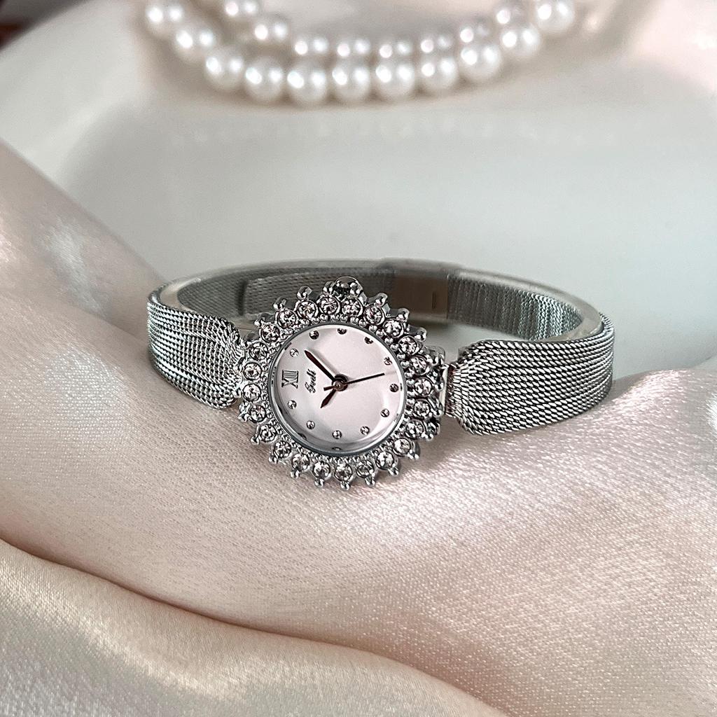 Mittelalterlicher Stil Diamantbesetzte Uhr Damen Leichter Luxus, Exquisite Mode, Elegantes und Hochwertiges Temperament Quarz Uhr