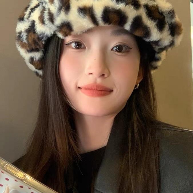 Neue Baskenmütze mit Leopardenmuster Damen Herbst und Winter Koreanische Version Vielseitig Gesicht zeigend Kleine Malermütze Warm Ohrenschutz Baskenmütze