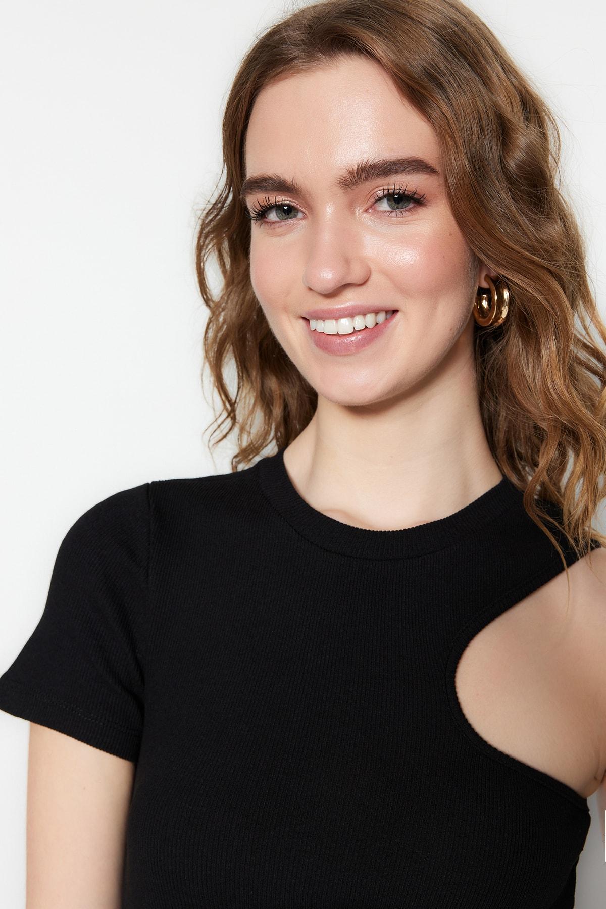 

Блузка - Черный - Slim fit