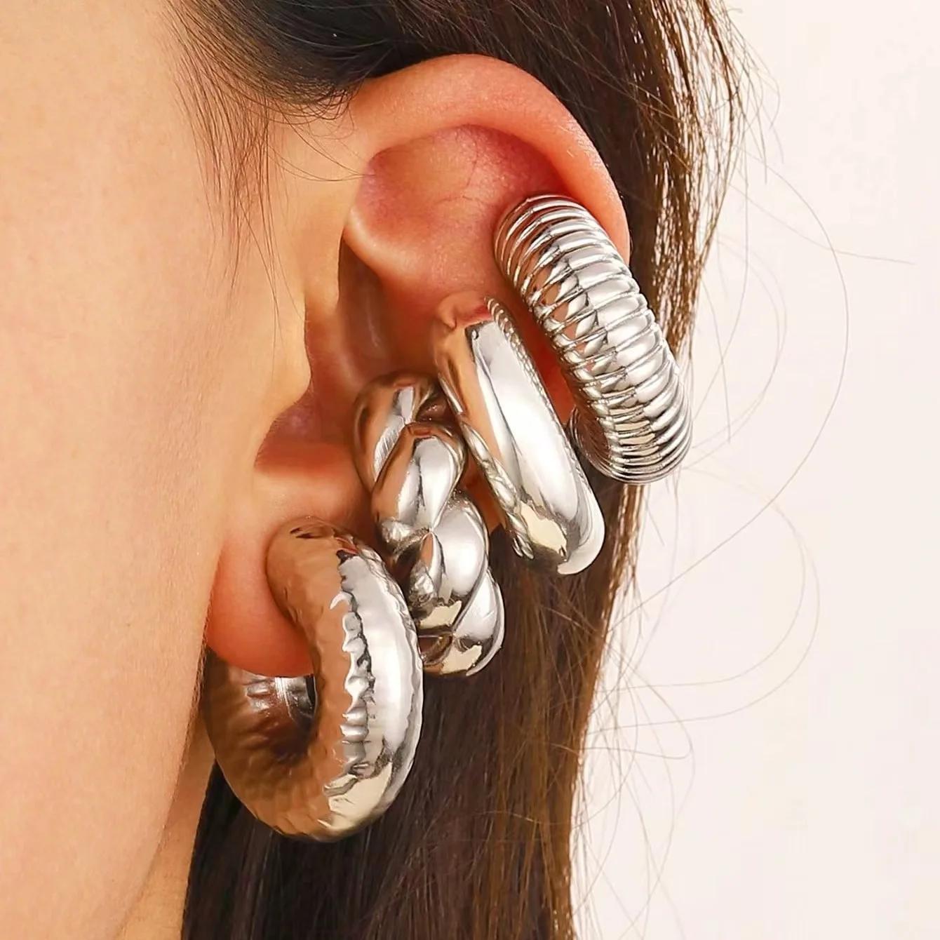 

Fashion 4pcs C Shaped Acrylic Ear Clip for Women Simple Gold Copper Color No Pierced Round Earrings Punk Female Zircon
