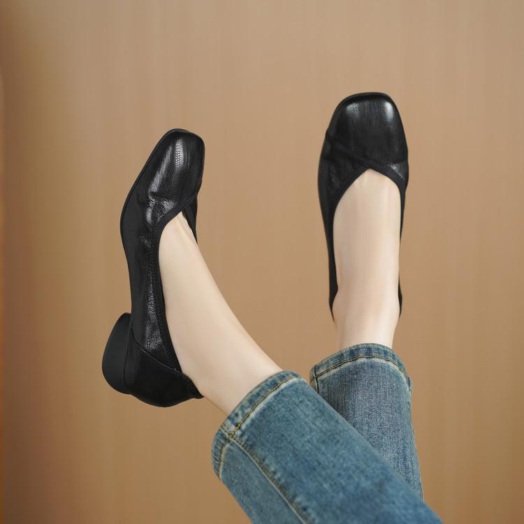 French sheepskin square head shallow mouth single shoes women's 2025 commuting leather low-heeled grandma shoes comfortable small leather shoes