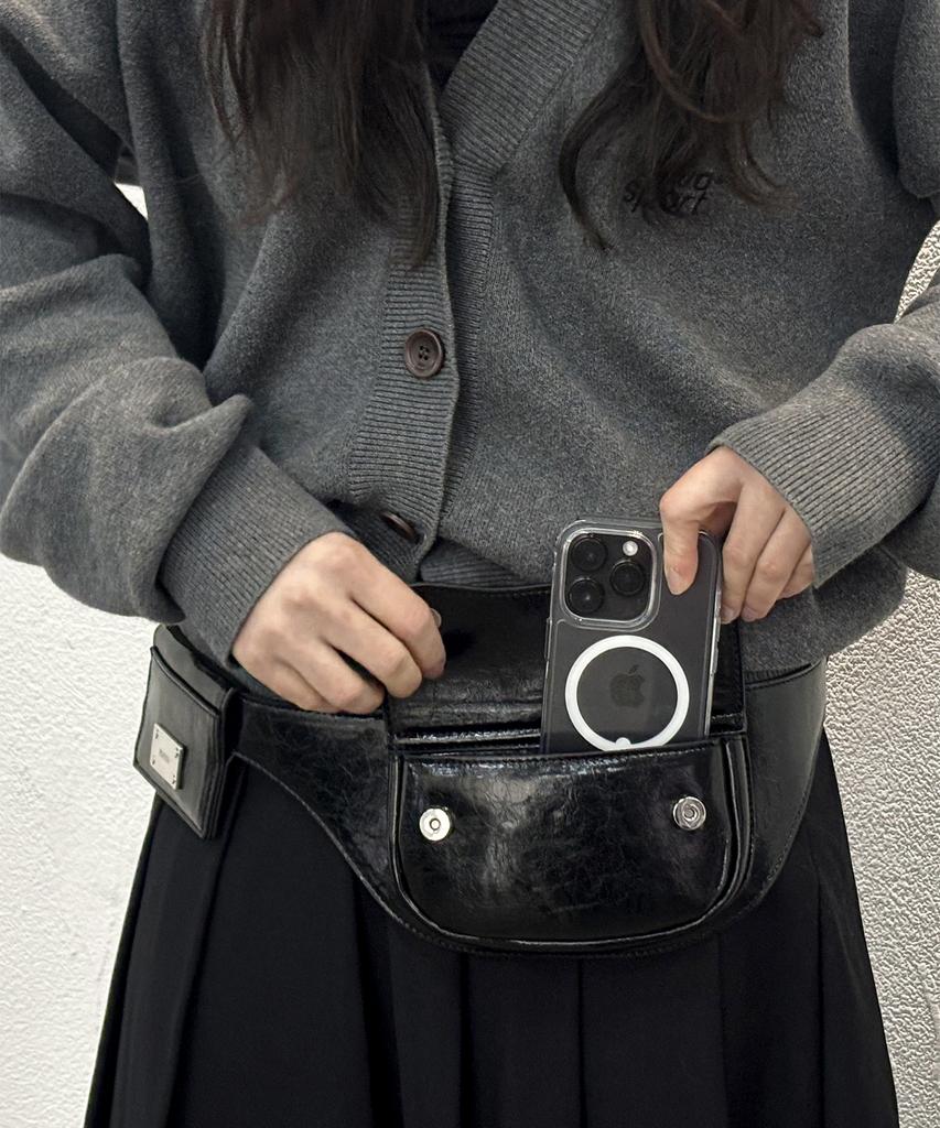 Makoi Multi-Layered Eyelet Western Mini Pocket Keyring Belt Bag [Black]