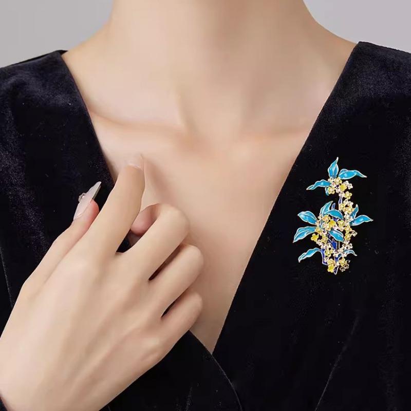 Retro Osmanthus Blue Fragrance Brooch, High-end Women's Exquisite and Light Luxury Osmanthus Brooch, Niche Design Sense Brooch