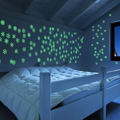 Star Shape Glow In the Dark Bedroom Dormitory Decoration 3D Luminous Snowflake Fluorescent Christmas Stickers Wall Stickers