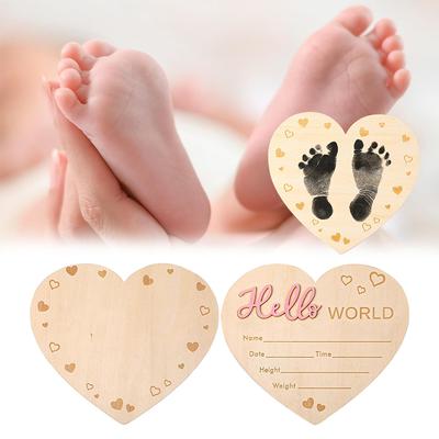 Značka pro oznámení narození dítěte, Dřevěné srdce Hello World, Podložka a pero, Značka pro oznámení narození