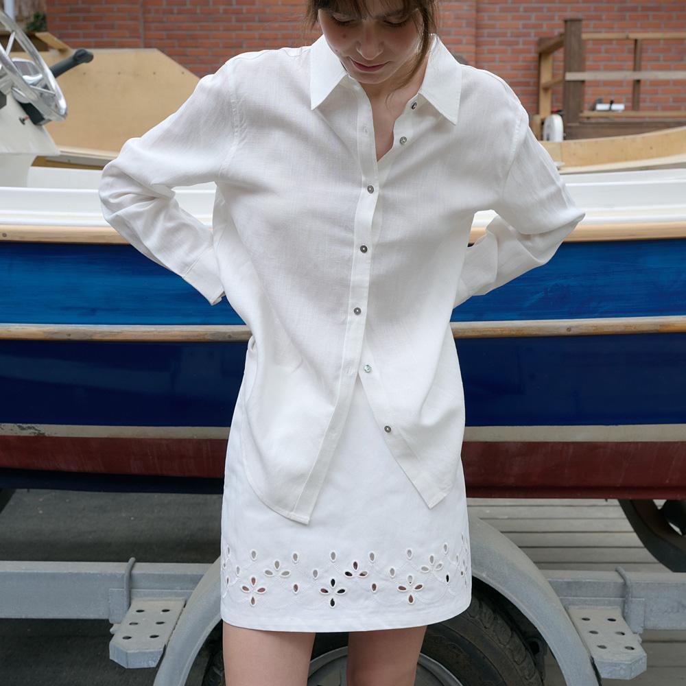 Elssibeui Punching Lace Mini Skirt_Ivory