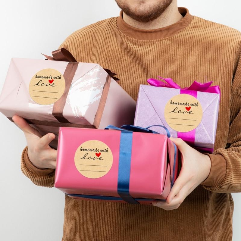 500pcs Kraft Brown Sticker with Wreath Designs for Writing Canning Jar Labels and Holiday Decorations Organizing Sticker