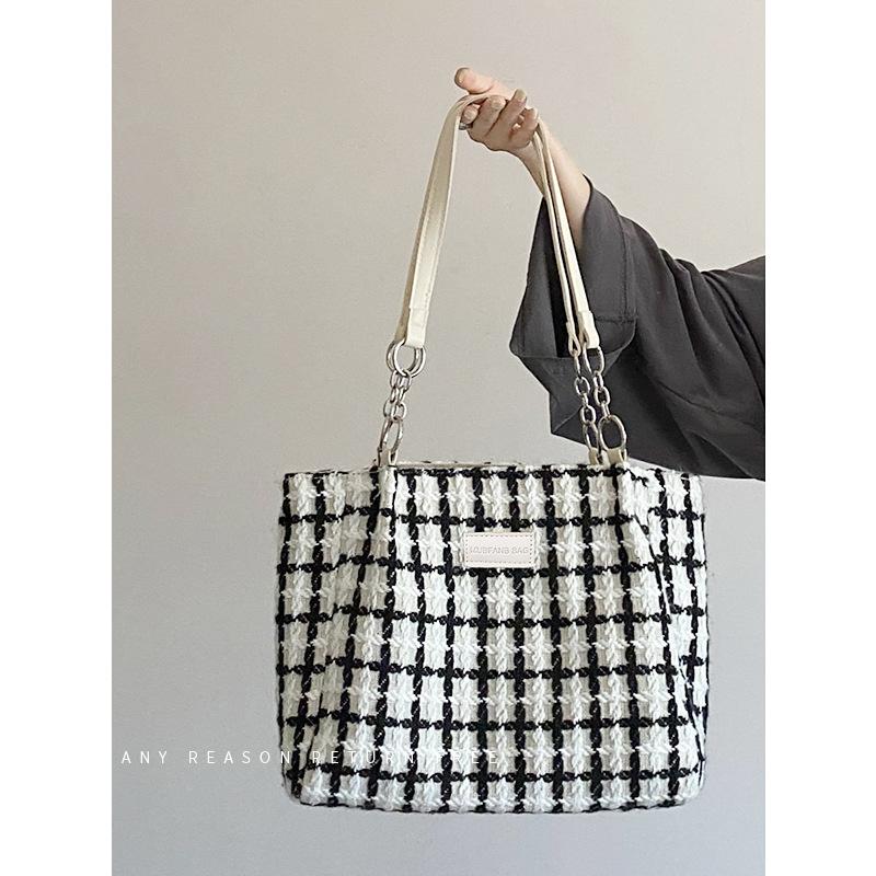 

Большая вместительная женская сумка 2024 года, новая модная высококачественная сумка на одно плечо в черно-белую клетку, студенческая сумка-тоут для поездок на работу
