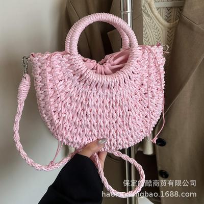 Woven Straw Bag Women's 2025 New Niche Design High-end Messenger Bag Seaside Popular Portable Tote Bag