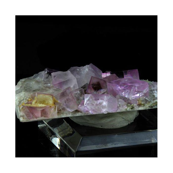 Pierres et Minéraux. Fluorite. 274.0 ct. Berbes, Asturias, Espagne.