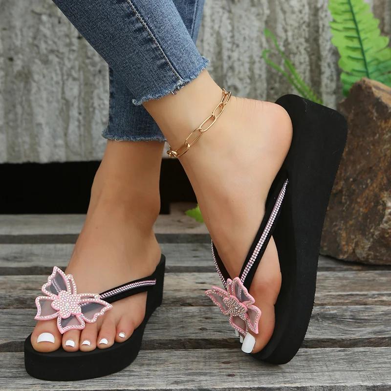 Chinelos de Salto Plataforma com Decoração de Borboleta da Moda para Mulheres, Chinelos de Lantejoulas com Sola Grossa para Senhoras, Sandálias de Verão para Uso ao Ar Livre, Praia, Antiderrapantes