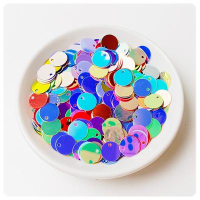 Oem Odm Unterstützung Großhandel 10mm Größe PVC Material Seitenloch Flache Runde Pailletten für Ohrring Kleidung Herstellung