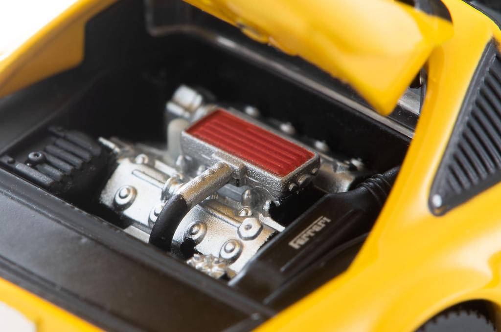 Tomica Limited Vintage Neo Ferrari 328 GTS žlutá hotová verze LV-N